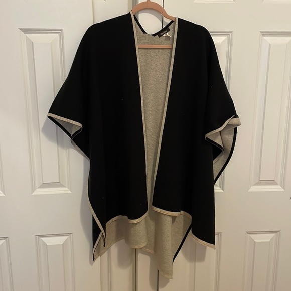 Kerisma Black and Beige Cape - Picture 1 of 3